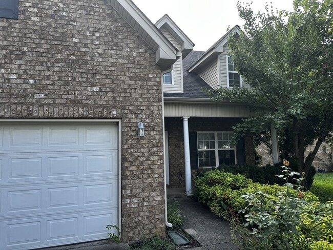 Primary Photo - 2480 Oak Hill Dr