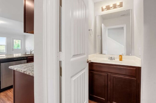 Building Photo - "Spacious 5-Bedroom Sanctuary with 2.5 Bat...