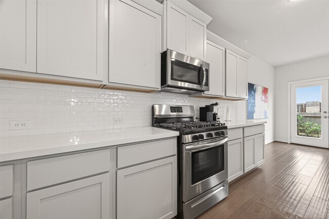 Building Photo - 27926 Western Crk Ct