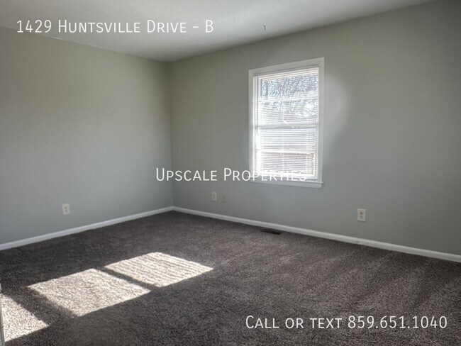 Building Photo - 1429 Huntsville Dr