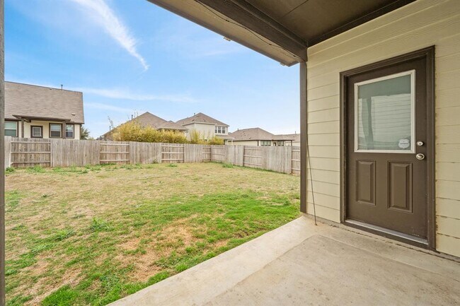 Building Photo - 197 Eves Necklace Dr.