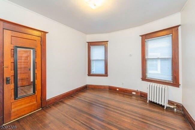 Building Photo - 35 Montclair Ave