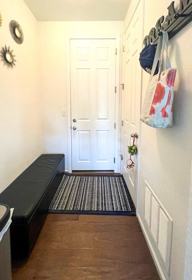 Building Photo - Stonegate 4bd 3ba 2,265sq.ft. - built in 2019 - FOR RENT!