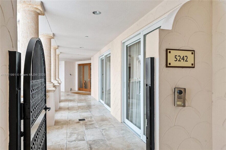 Building Photo - 5242 Fisher Island Dr