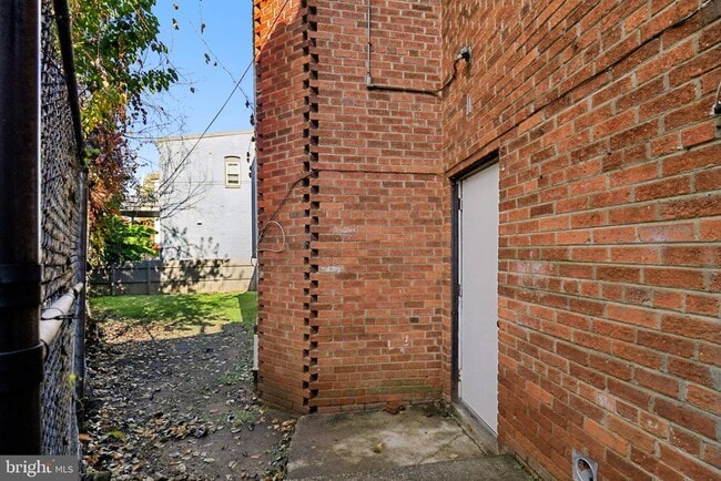 Building Photo - 500 Tennessee Ave NE