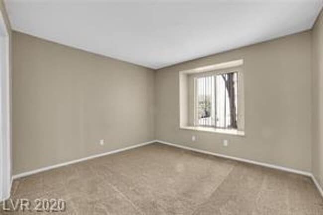 Building Photo - COZY 1 BED + 1 BATH FIRST FLOOR CONDO UNIT