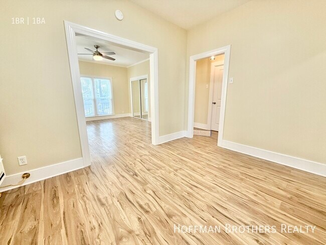 Building Photo - 1022 N Berendo St