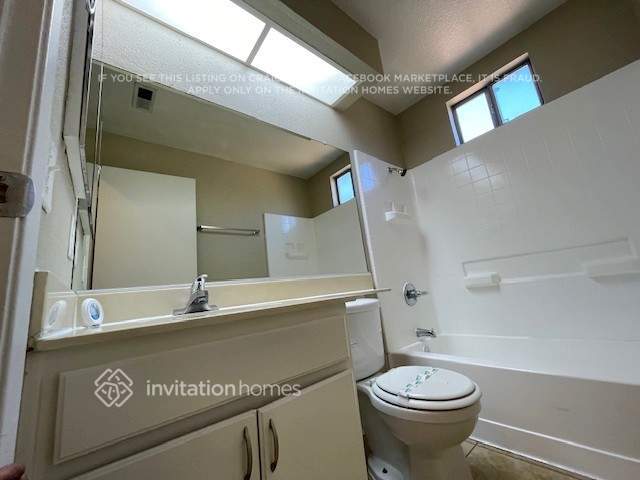 Building Photo - 23798 Vía Olivia