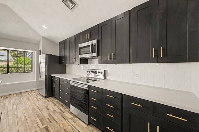 Building Photo - 4812 E Gary St