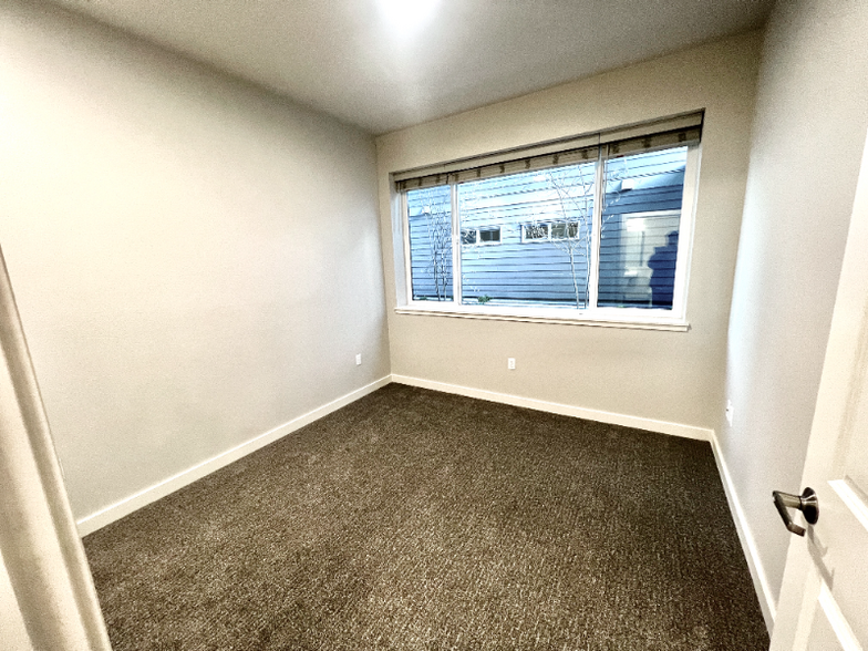 Building Photo - 2330 Yakima Ct