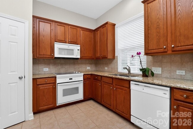 Building Photo - 9315 Rosalyn Glen Rd