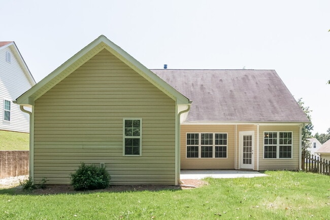Building Photo - 23 Bedford Park Dr