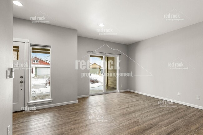 Building Photo - 1710 N Willamette Rd