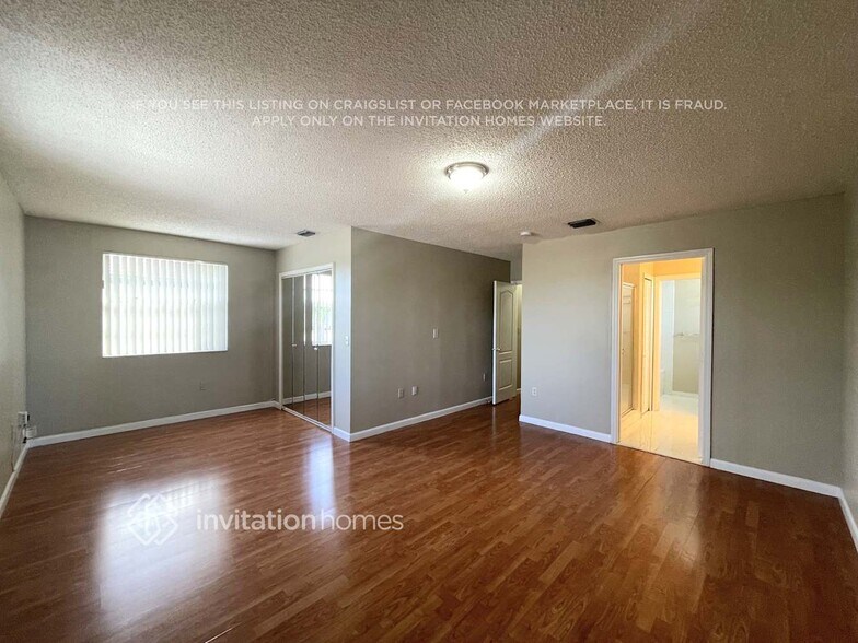 Building Photo - 9280 SW 154th Ct