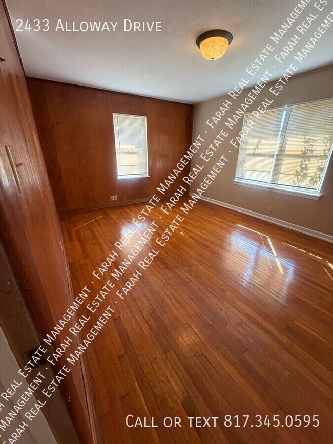 Building Photo - 2433 Alloway Dr