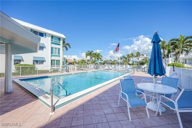 Building Photo - 2100 Gulf Shore Blvd N