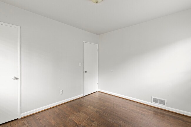 Building Photo - 2788 Lancaster Dr