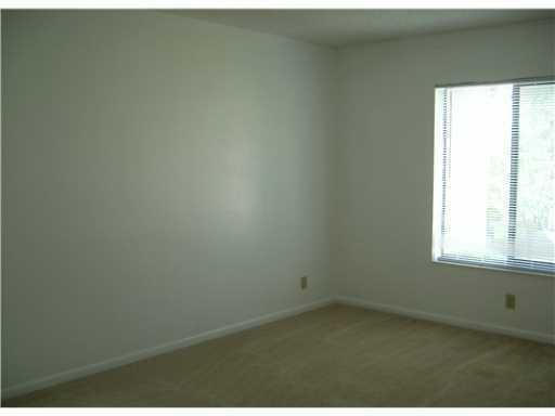 Building Photo - 206 Foxtail Dr