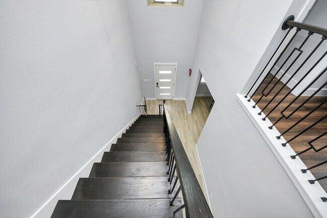 Building Photo - 7542 Lemma Dr