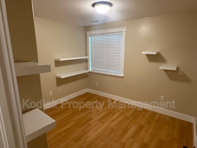 Building Photo - 1127 N 1285 W
