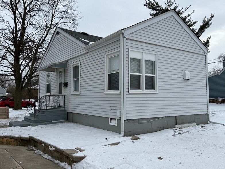 Building Photo - 903 Grandview Ave