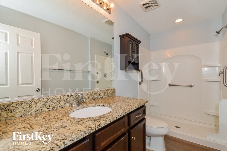 Building Photo - 92 Stanford Rd