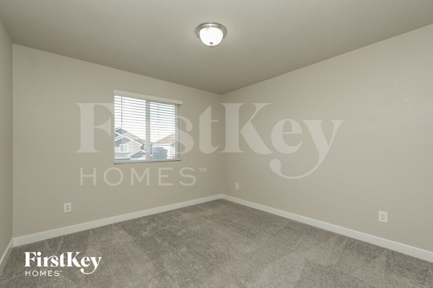 Building Photo - 10045 Luneth Dr