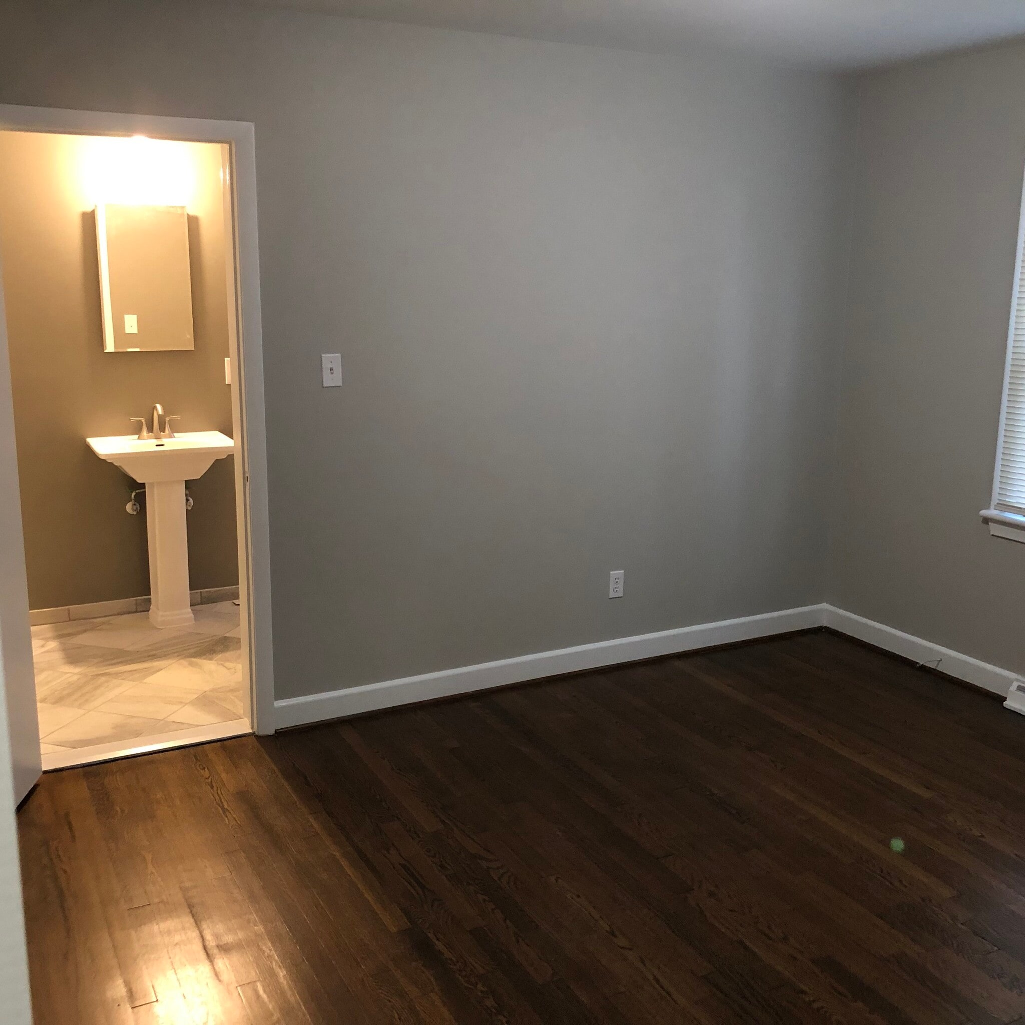 Building Photo - 1509 Peachtree Dr