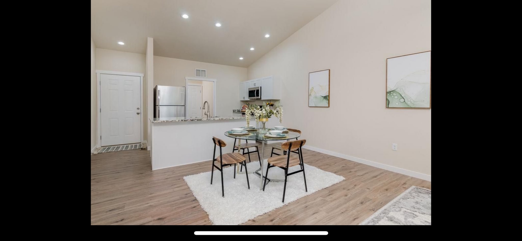 dining area/kitchen - 744 E Springmont Dr