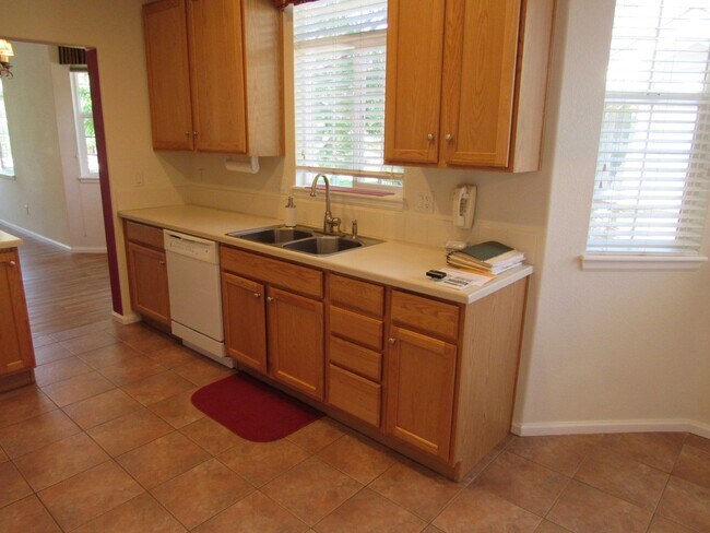 Building Photo - Ranch living in this Spacious Townhome in ...