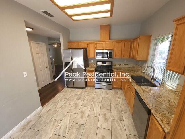 Building Photo - 10172 Sheffield Oak Way