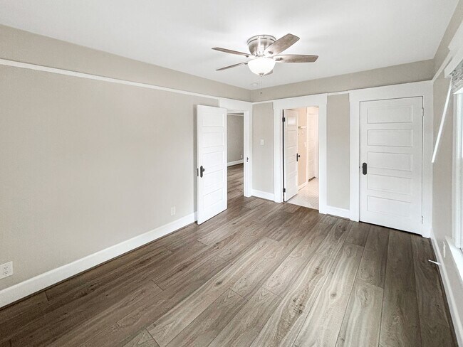 Building Photo - Charming 2BD/1BA Condo in University Heigh...
