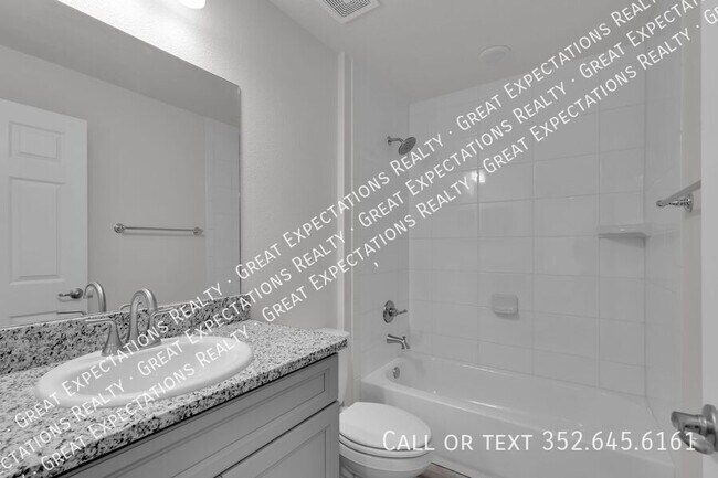 Building Photo - 678 Walkertown Dr