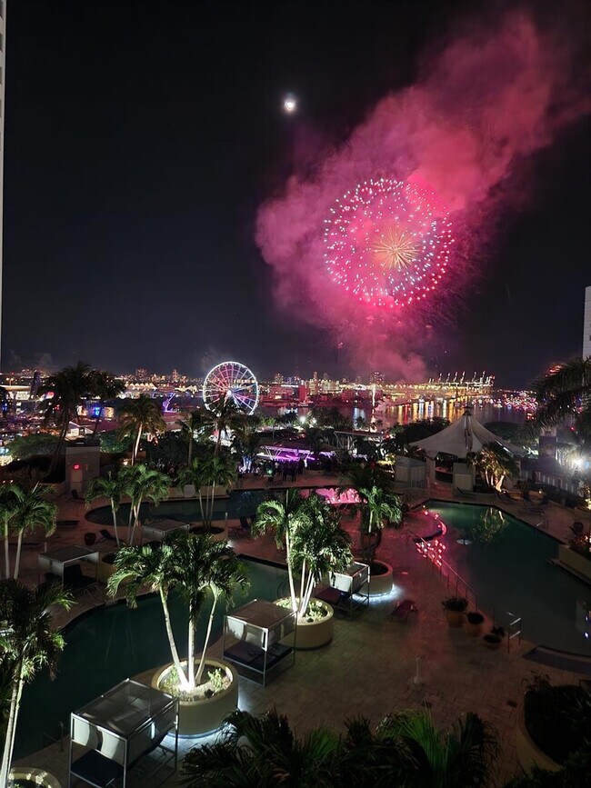 Building Photo - 253 NE 2nd St