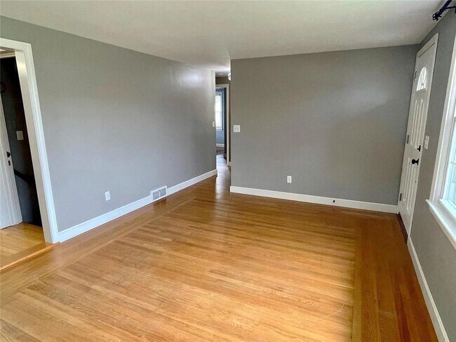 Building Photo - 30 Althea Dr