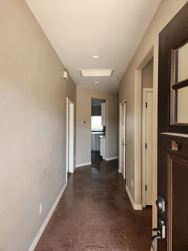 Building Photo - State of the Art Home with Amazing Views!