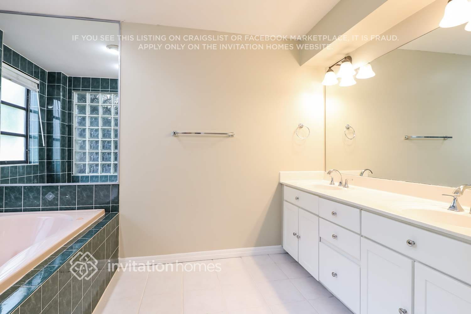 Building Photo - 5461 Oakridge Dr