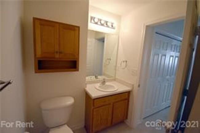 Building Photo - 620 Raphael Place
