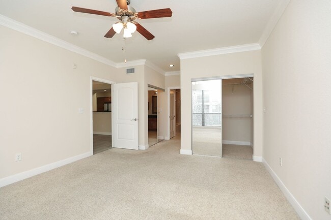 Building Photo - For Lease | 1 Bed, 1 Bath | 832 Sq Ft | Su...