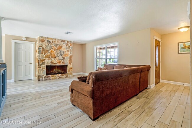 Building Photo - 317 Surf Dr