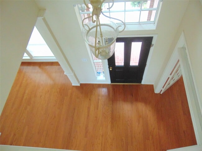 Building Photo - 1739 Lakewinds Dr