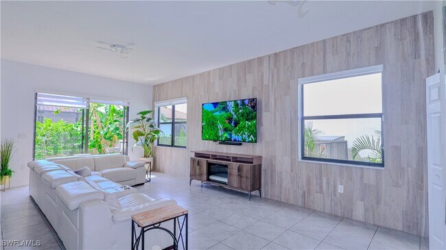 Building Photo - 5529 Aquila Ave