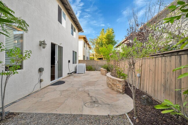 Building Photo - 10509 Hollingsworth Way