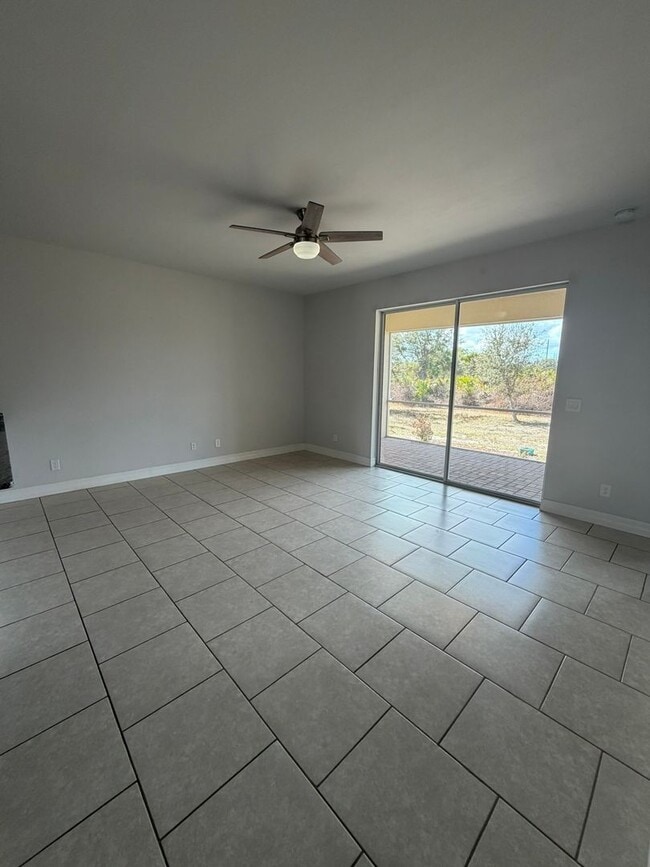 Building Photo - 1129 San Cristobal Ave