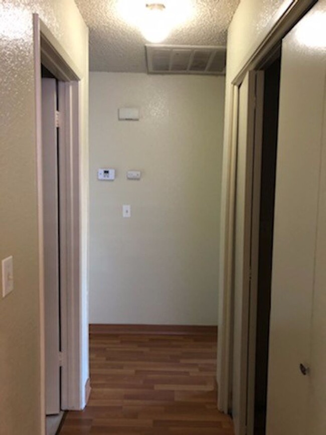 Building Photo - Modesto, 3 bedroom 2 bathroom with a 2 car...