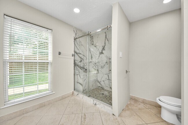 Building Photo - 5039 E Pagewick Dr