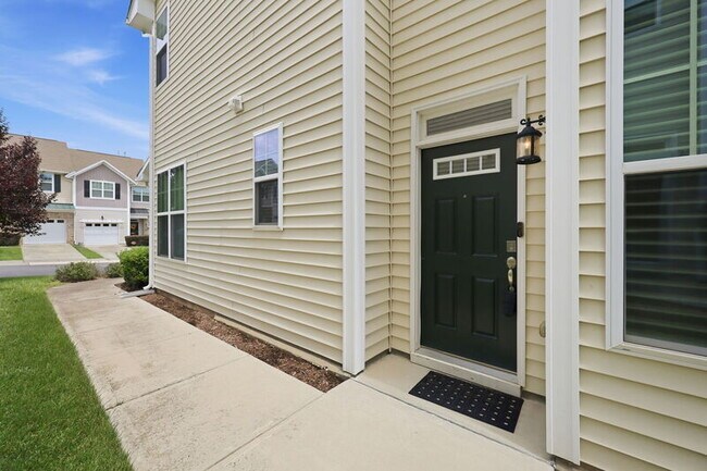 Building Photo - 7215 Ladbrooke St