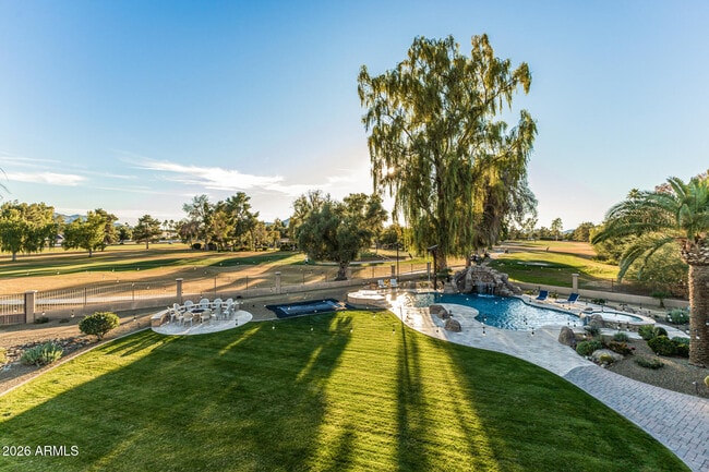 Building Photo - 5821 E Cactus Rd