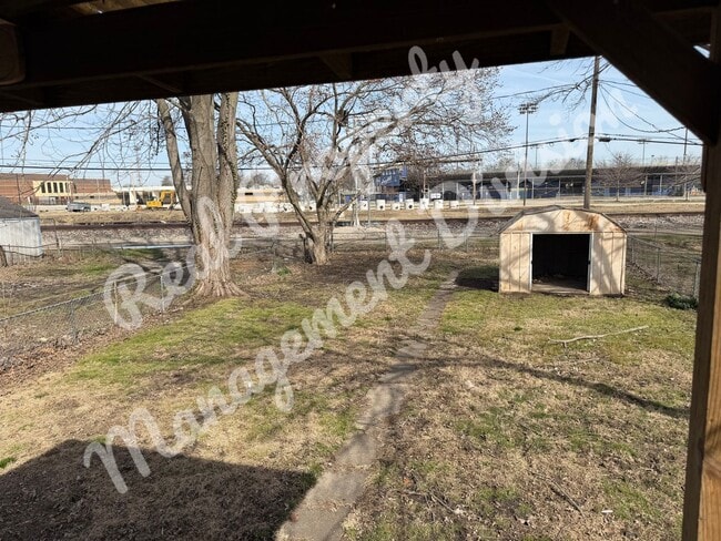 Building Photo - 4 Bed / 2 Bath Home – Large Yard, Basement, New Appliances!