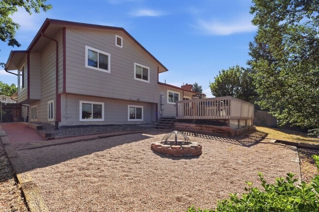 Building Photo - 931 Mountain View